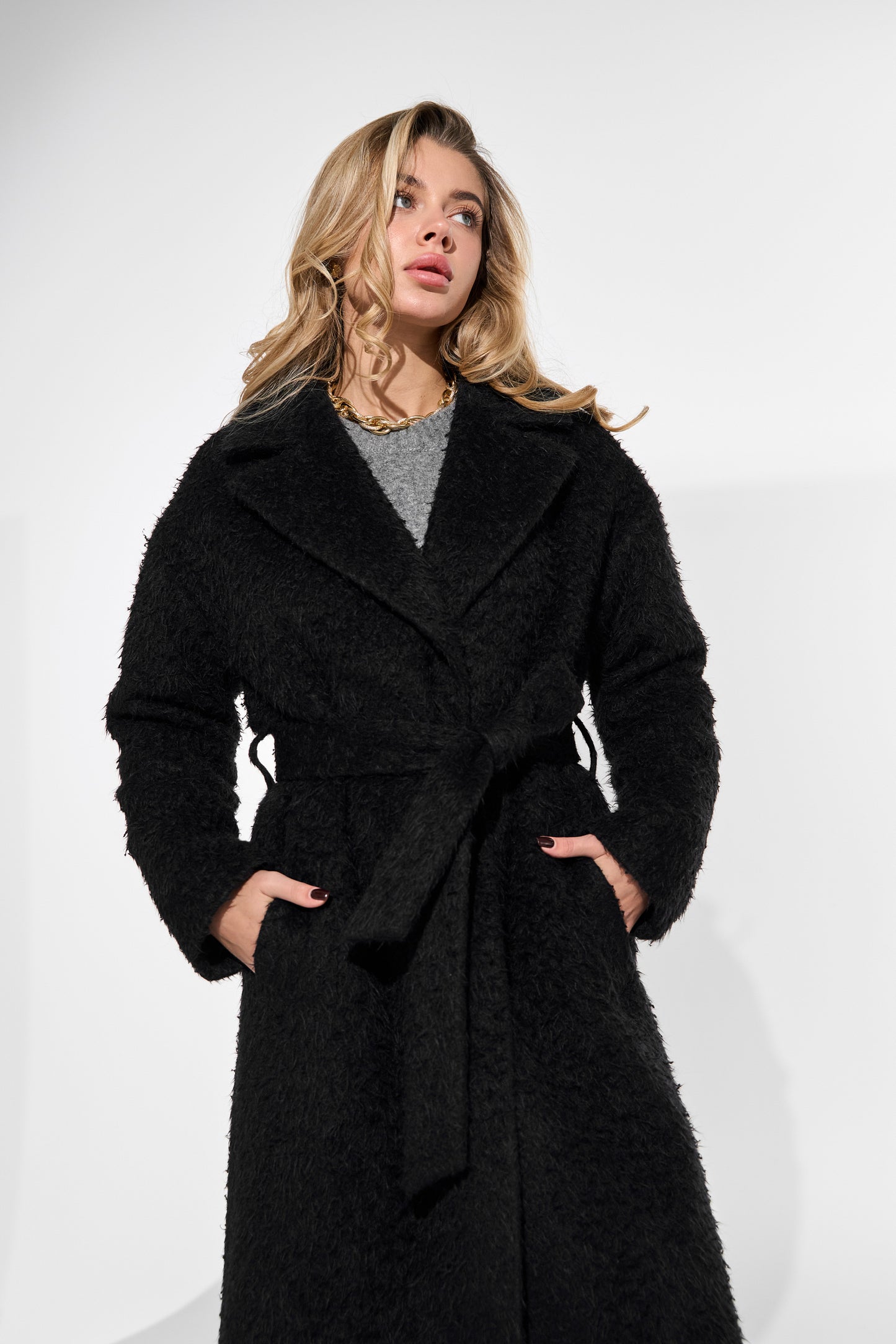 Утеплене пальто з альпаки тканина Dolce&Gabanna