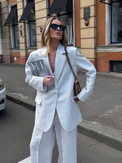 Ніжно-блакитний лляний костюм із тканини Loro Piana