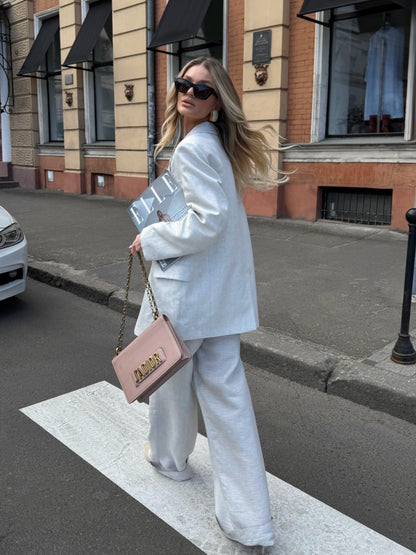 Ніжно-блакитний лляний костюм із тканини Loro Piana