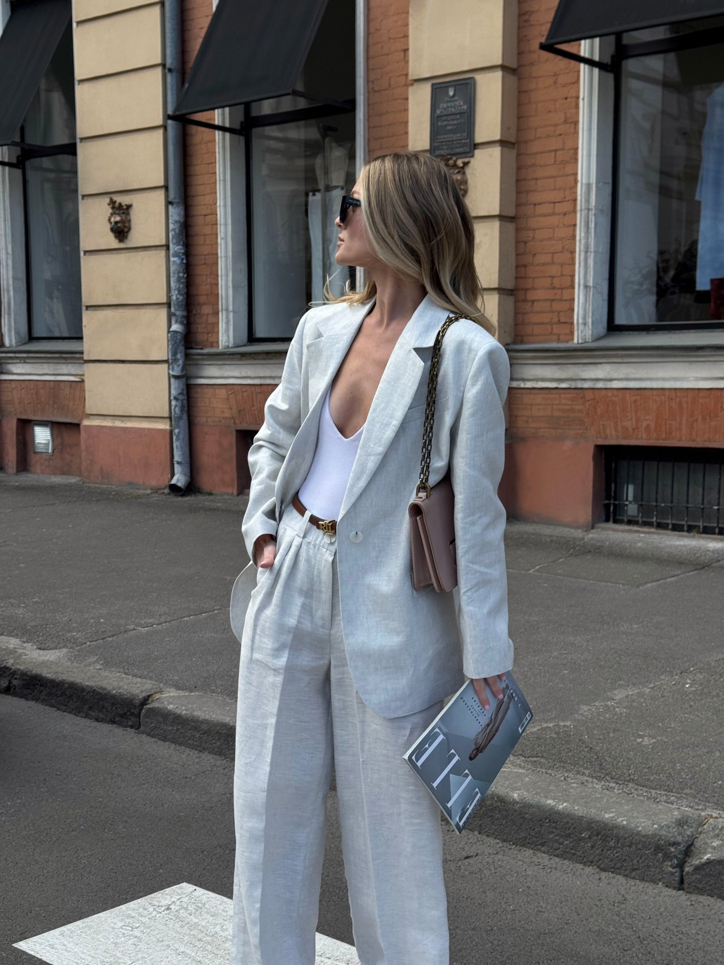 Ніжно-блакитний лляний костюм із тканини Loro Piana