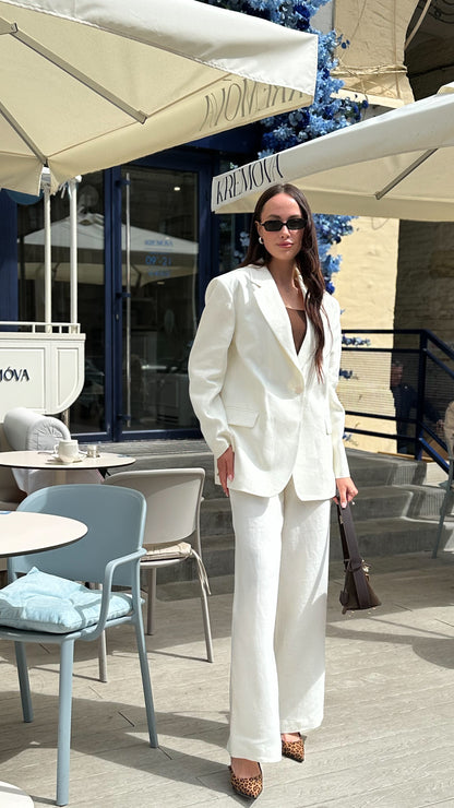 Білий лляний костюм з тканини Loro Piana