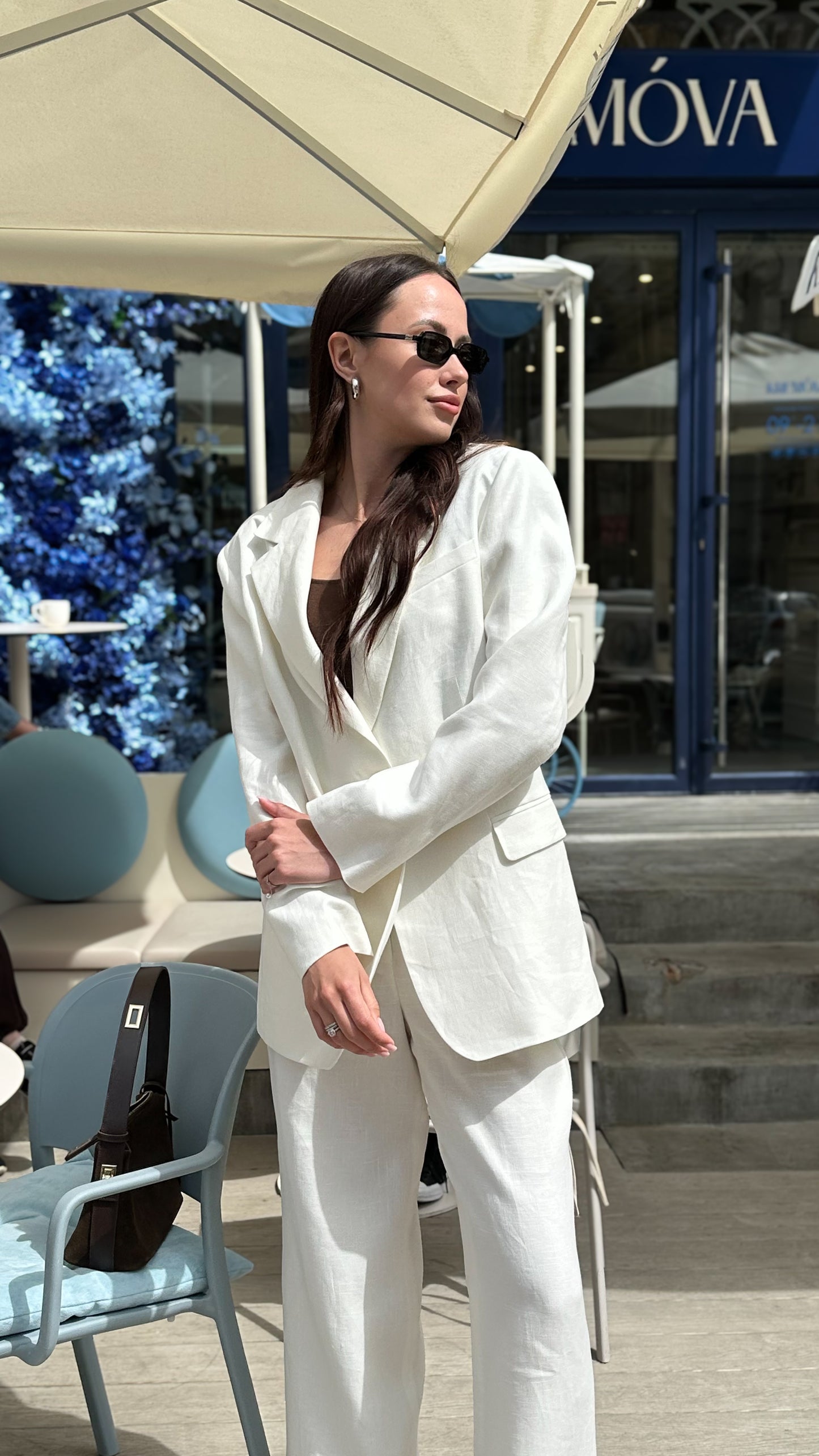 Білий лляний костюм з тканини Loro Piana