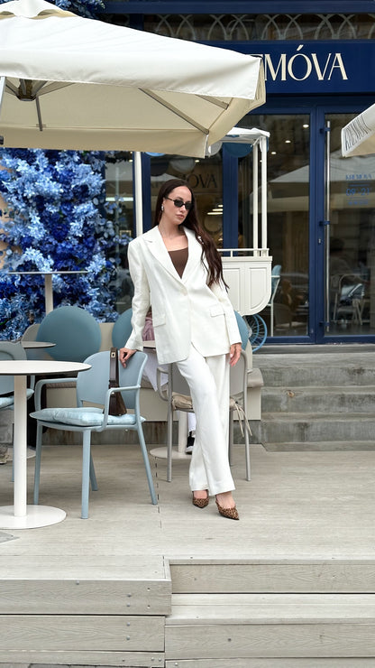 Білий лляний костюм з тканини Loro Piana