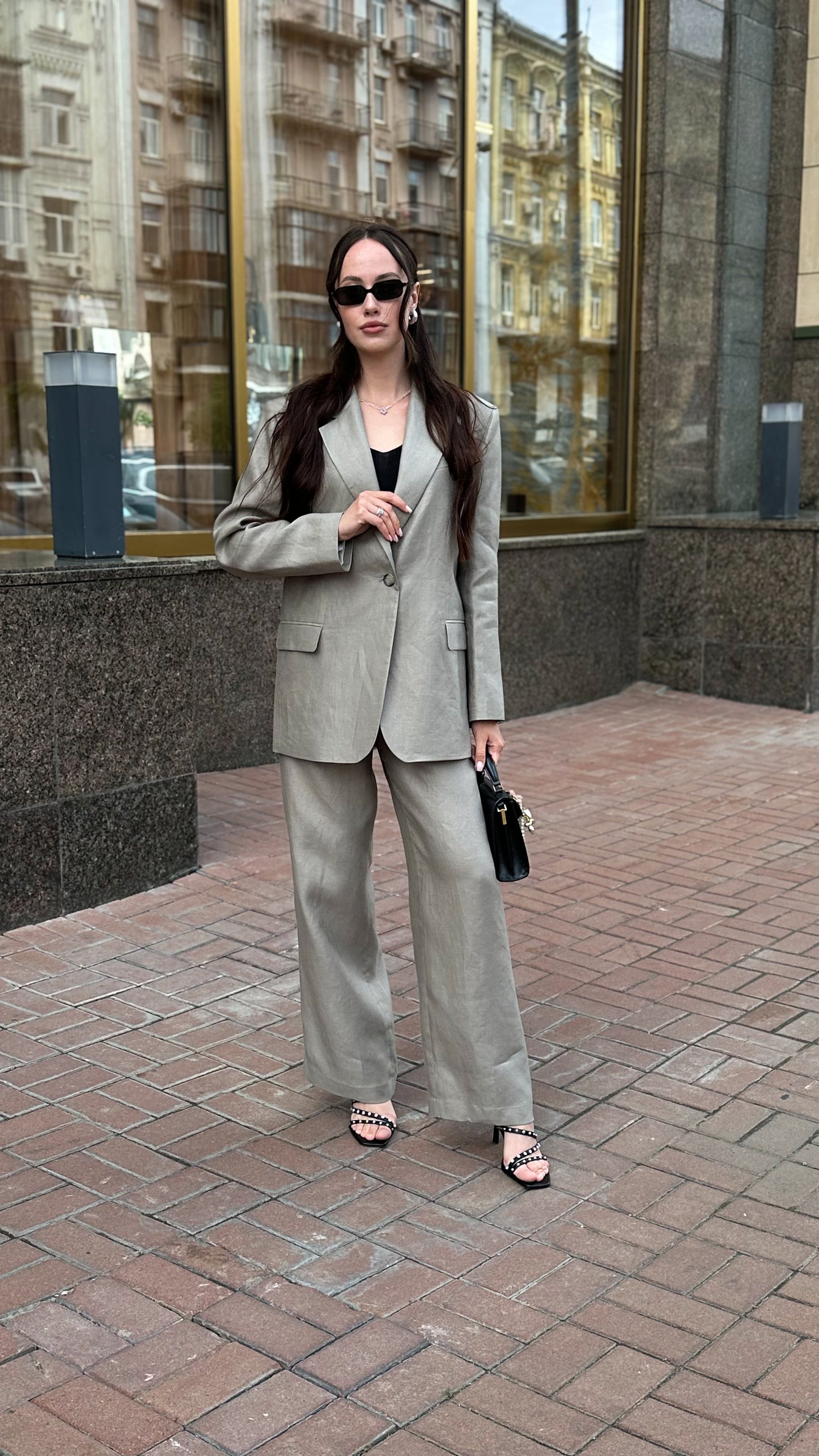 Лляний костюм з тканини Loro Piana в кольорі мокко