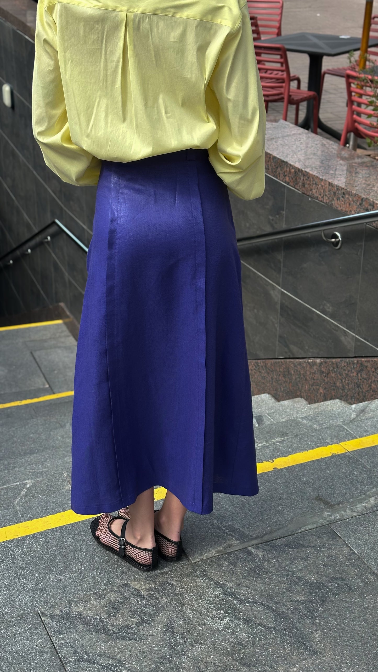 Синьо- фіолетова довга спідниця з тканини бренду Loro Piana