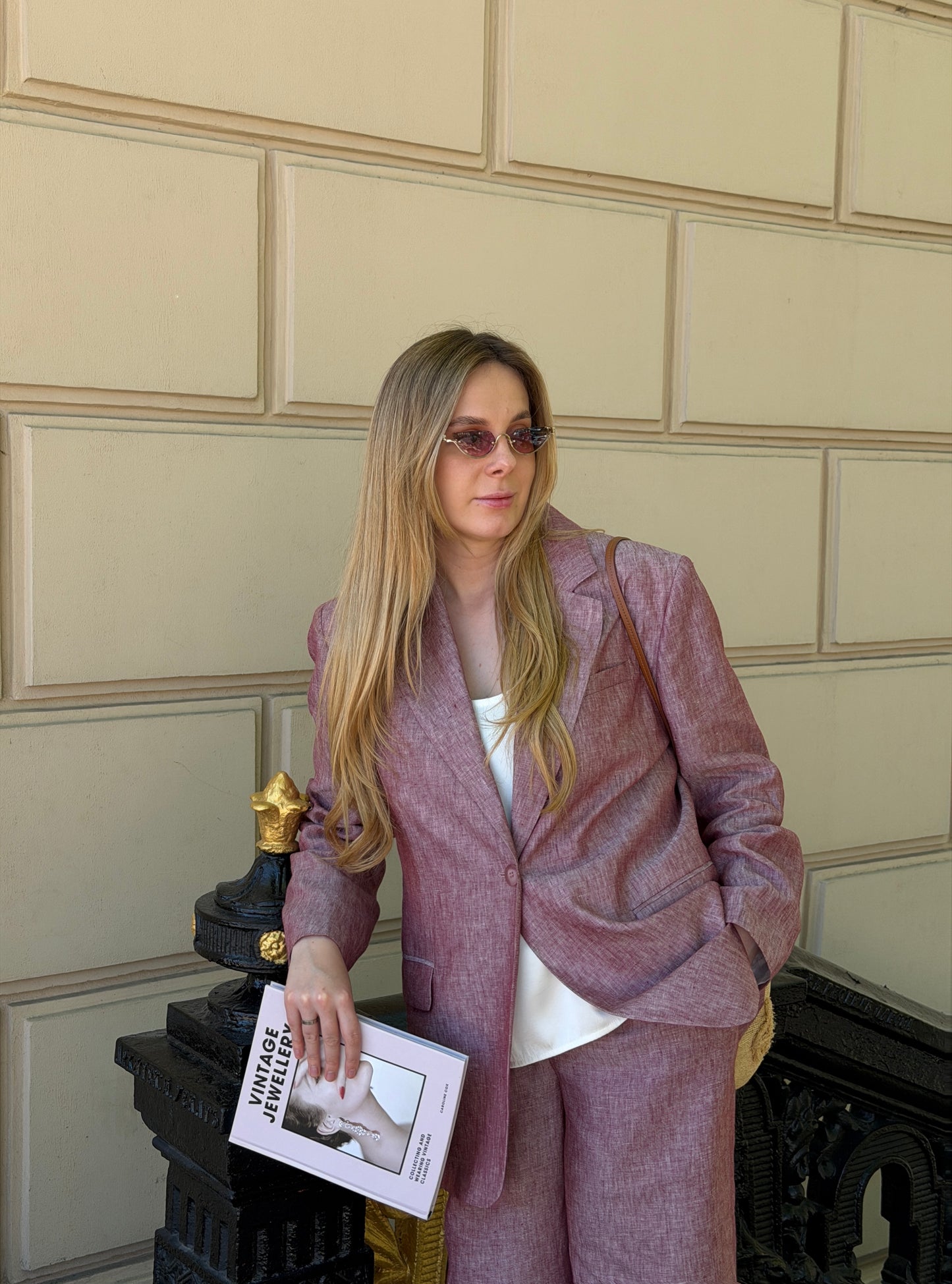 Бордовий лляний костюм із тканини Loro Piana