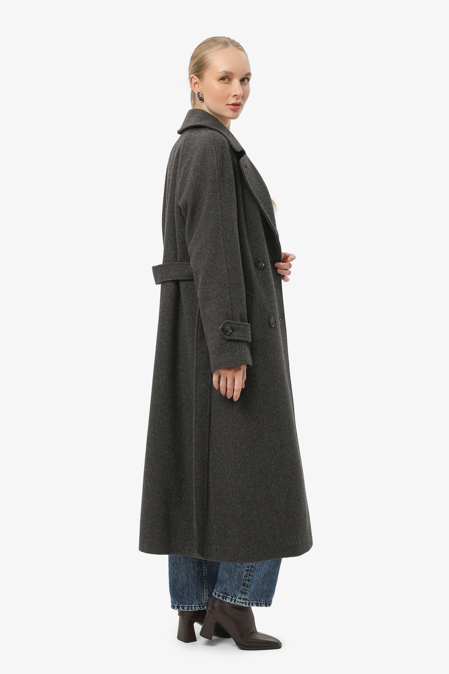 Довге твідове пальто з поясом